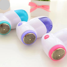 Load image into Gallery viewer, Portable Hair Ball Trimmer Mini Electric Hair Ball Remover Clothes Blanket Trimmer Care Tools
